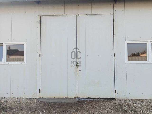 Kiadó ipari ingatlan, Cegléden 450 E Ft / hó