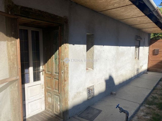Eladó családi ház, Adonyban 31.5 M Ft, 2 szobás
