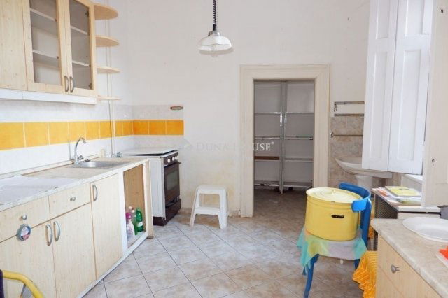 Eladó családi ház, Székesfehérvárott 69 M Ft, 4 szobás