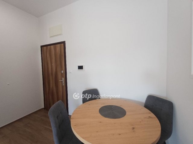 Eladó téglalakás, Szigetszentmiklóson 58.9 M Ft, 1+2 szobás