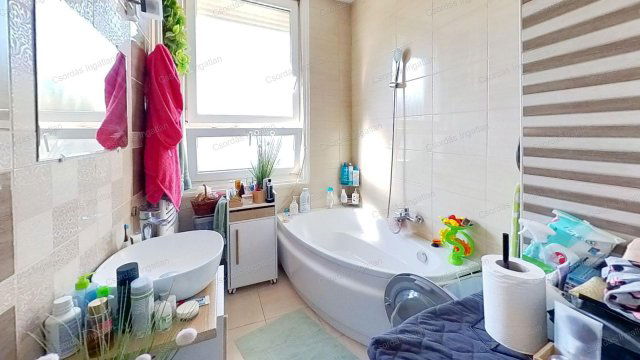 Eladó téglalakás, Ajkán 42 M Ft, 2 szobás