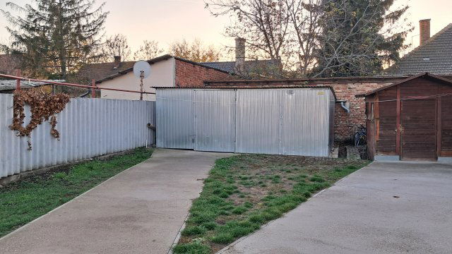 Eladó családi ház, Szolnokon 38.9 M Ft, 3+1 szobás