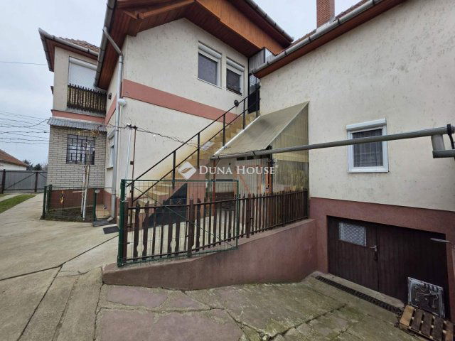 Eladó családi ház, Tiszafüreden 132 M Ft, 6 szobás