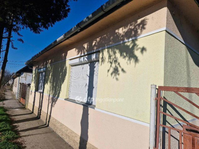 Eladó családi ház, Tengelicén 21.99 M Ft, 3+1 szobás