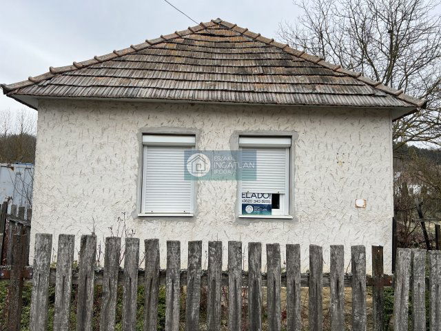 Eladó családi ház, Szuhafőn 9.5 M Ft, 1 szobás