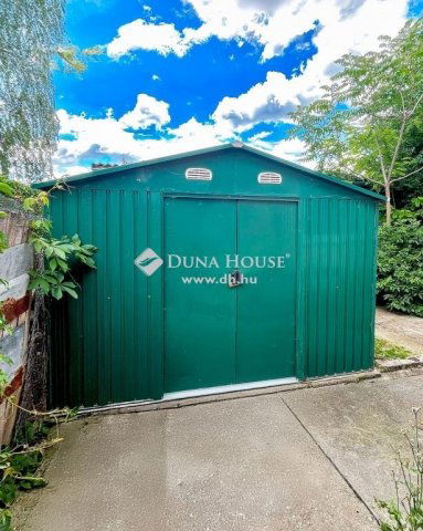 Eladó családi ház, Siófokon 90 M Ft, 7 szobás