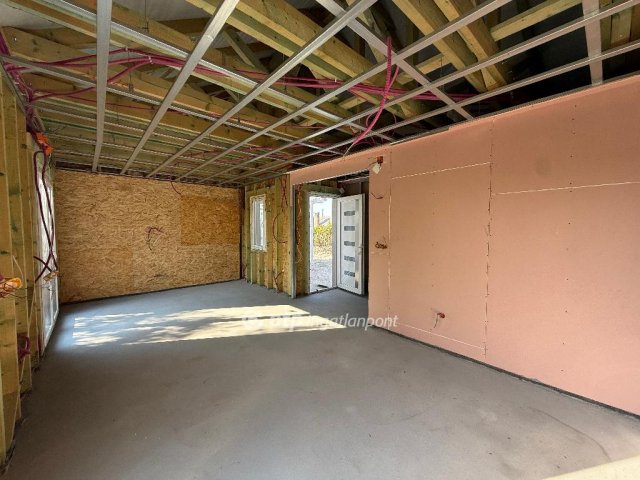 Eladó ikerház, Ácson 50 M Ft, 1+3 szobás / költözzbe.hu