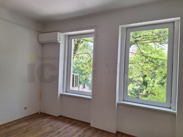 Eladó téglalakás, Szegeden, Móra utcában 44.9 M Ft, 1 szobás