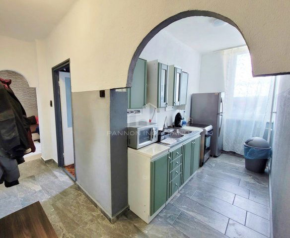 Eladó téglalakás, Hajmáskéren 26.9 M Ft, 1+2 szobás