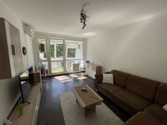 Kiadó panellakás, albérlet, Pakson, Szedres utcában, 2 szobás