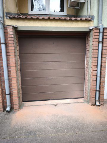 Kiadó garázs, Debrecenben, Csapó utcában 35 E Ft / hó