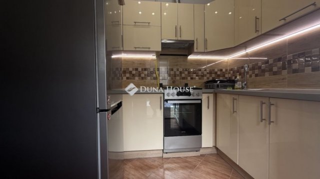 Eladó téglalakás, Szombathelyen 25 M Ft, 1 szobás