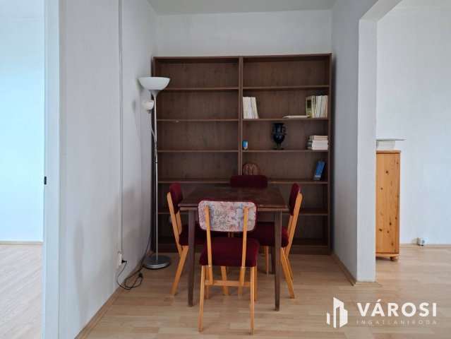 Eladó panellakás, Veszprémben 60.9 M Ft, 1+2 szobás