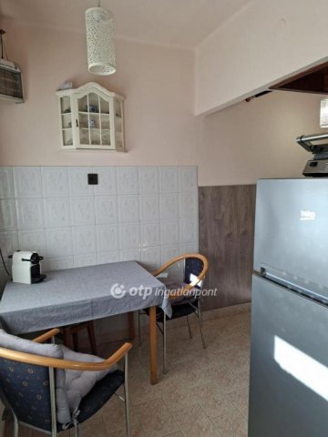 Eladó téglalakás, Hajdúböszörményen 65 M Ft, 2 szobás