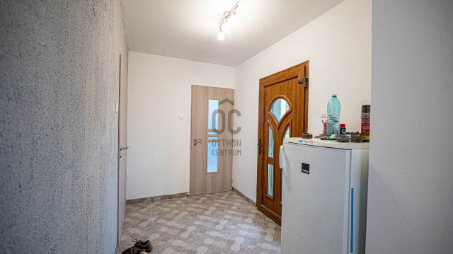 Eladó családi ház, Zombán 32 M Ft, 3 szobás