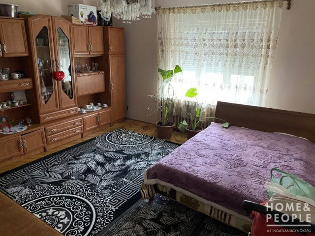 Eladó családi ház, Öttömösön 28.5 M Ft, 2 szobás