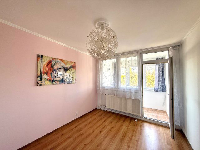 Eladó panellakás, Budapesten, III. kerületben, Kabar utcában