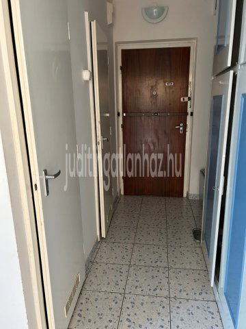 Eladó panellakás, Nyíregyházán 38.5 M Ft, 2 szobás