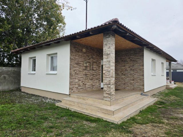 Eladó családi ház, Siófokon 69.9 M Ft, 4 szobás