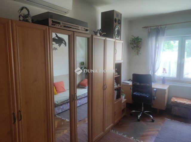 Eladó ipari ingatlan, Pécsett 250 M Ft / költözzbe.hu