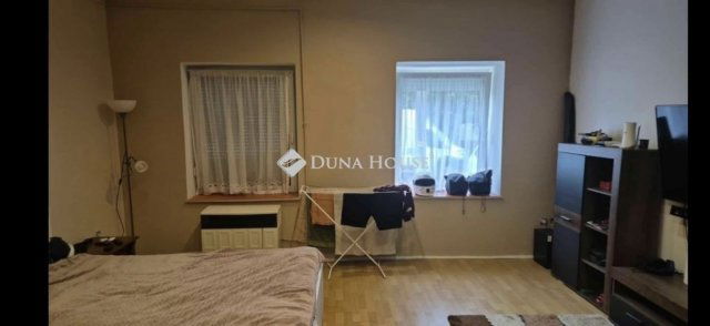 Eladó családi ház, Szegeden 36 M Ft, 1 szobás