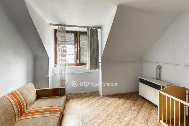 Eladó családi ház, Cereden 15 M Ft, 4 szobás