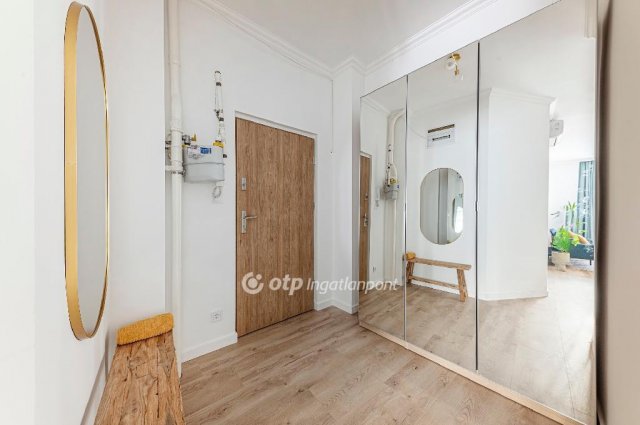 Eladó téglalakás, Budapesten, VI. kerületben 59 M Ft, 1 szobás