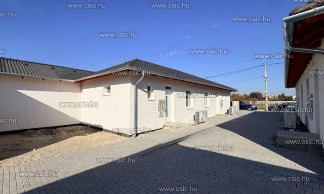 Eladó sorház, Kiskunlacházán 65 M Ft, 4 szobás