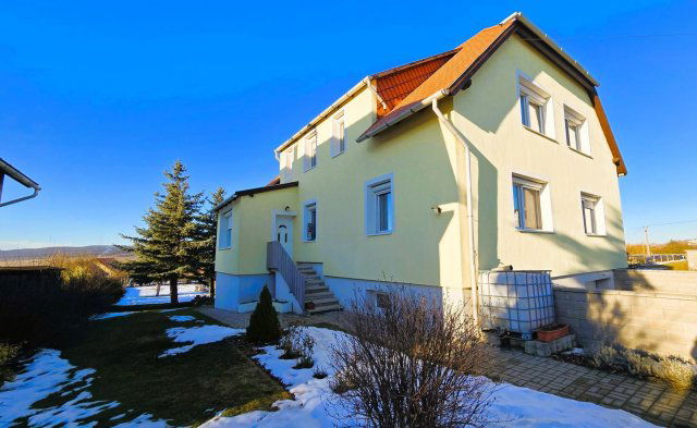 Eladó családi ház, Tótvázsonyban 125 M Ft, 5 szobás