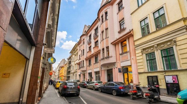 Eladó téglalakás, Budapesten, VI. kerületben 99.99 M Ft