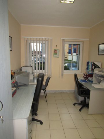 Kiadó iroda, Egerben 260 E Ft / hó, 5 szobás