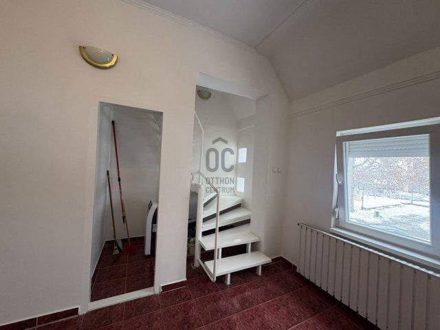 Eladó téglalakás, Cegléden 63.9 M Ft, 3 szobás