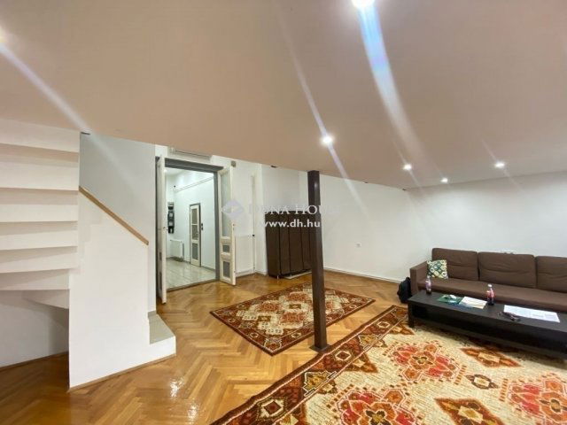 Eladó téglalakás, Budapesten, VI. kerületben 89.9 M Ft, 1 szobás