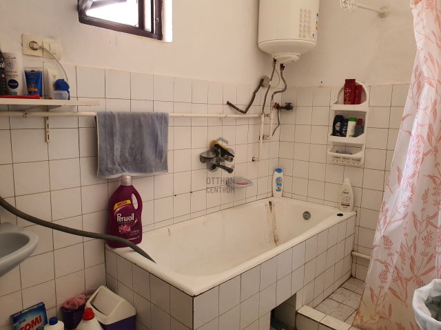Eladó családi ház, Komorón 29 M Ft, 5 szobás