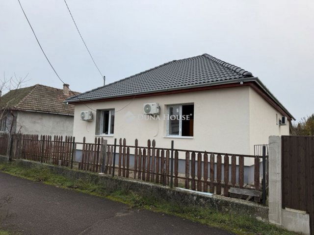 Eladó családi ház, Kókán 48.4 M Ft, 3 szobás