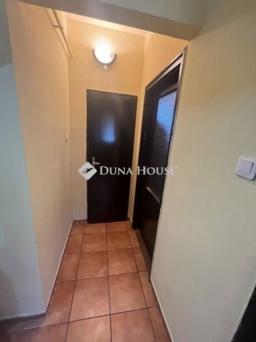 Eladó családi ház, Úrin 51.3 M Ft, 4 szobás