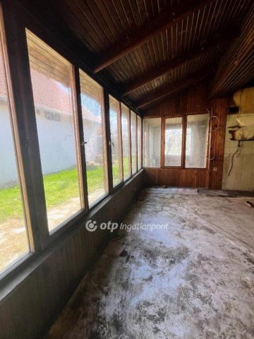 Eladó családi ház, Siklóson 9.8 M Ft, 2 szobás