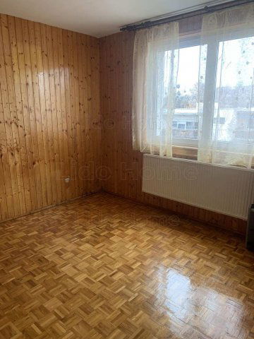 Eladó téglalakás, Veszprémben 79.8 M Ft, 3 szobás