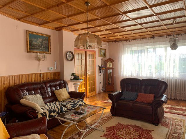 Eladó családi ház, Kisbéren 139.5 M Ft, 4 szobás