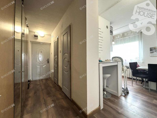 Eladó panellakás, Kecskeméten 48.9 M Ft, 3 szobás