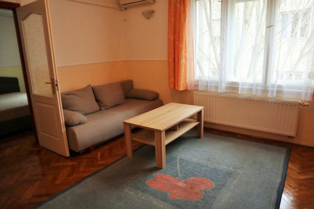 Kiadó téglalakás, albérlet, Szegeden 170 E Ft / hó, 2 szobás