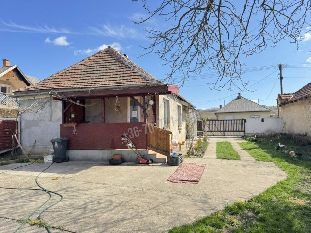 Eladó családi ház, Egerszalókon 32 M Ft, 1+1 szobás