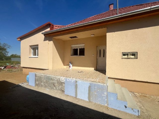 Eladó családi ház, Demecseren 45 M Ft, 3+1 szobás