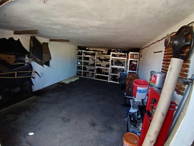 Eladó garázs, Oroszlányban 5 M Ft / költözzbe.hu