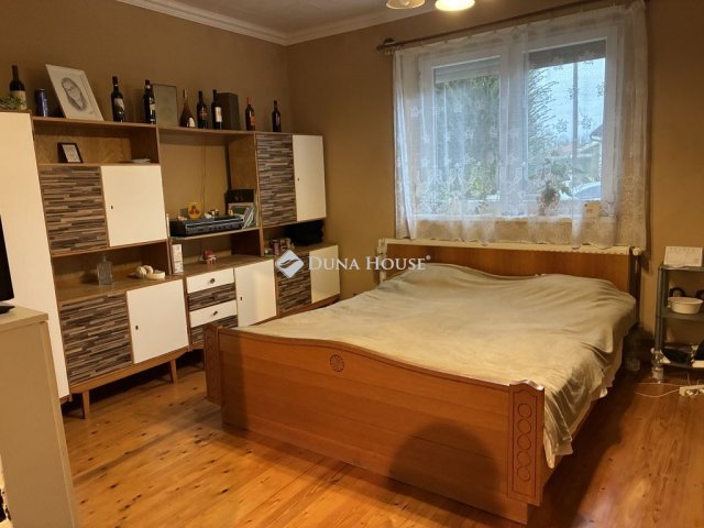 Eladó családi ház, Szárföldön 45 M Ft, 3 szobás