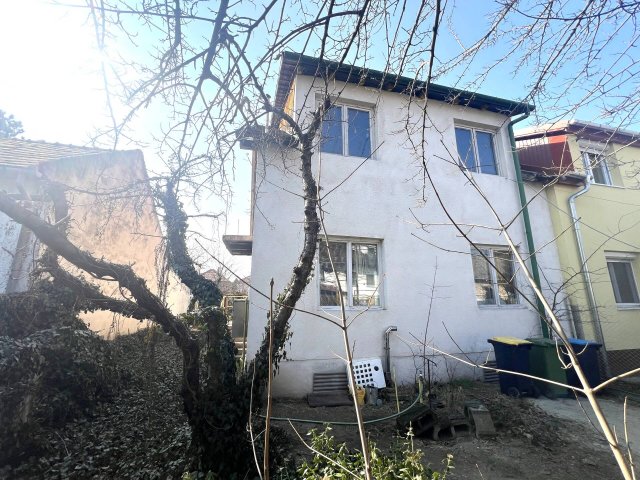 Eladó családi ház, Budapesten, XV. kerületben 81.9 M Ft