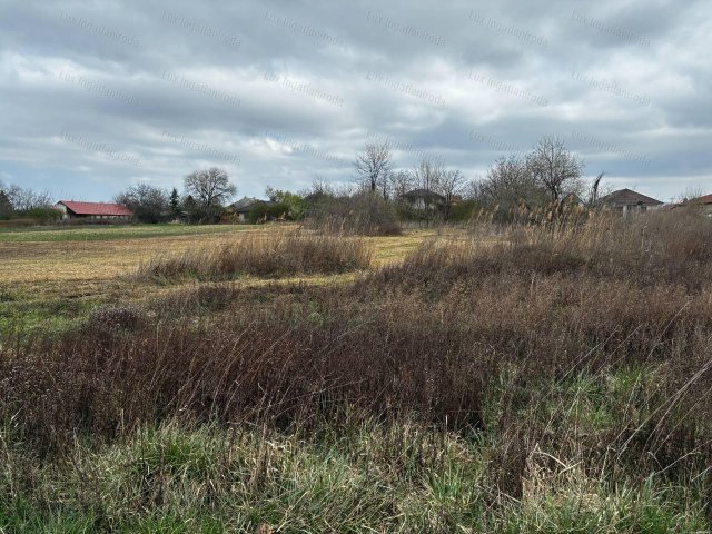 Eladó telek, Tatán 100 M Ft / költözzbe.hu