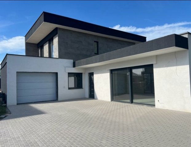 Eladó családi ház, Székesfehérvárott 199 M Ft, 5+1 szobás