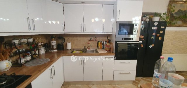 Eladó családi ház, Noszlopon 162.9 M Ft, 4+1 szobás