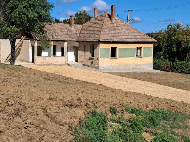 Eladó családi ház, Csőváron 39.9 M Ft, 2+1 szobás